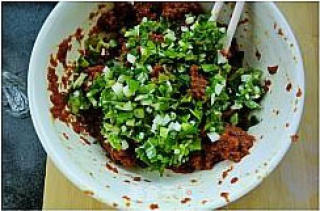 老北京传统清真名小吃---门钉肉饼的做法步骤：2
