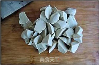 酱烧素鸡豆芽鹌鹑蛋的做法步骤：2