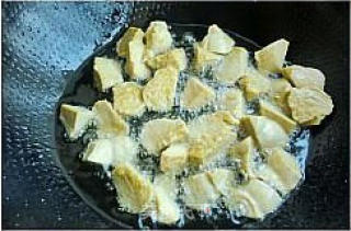 酱烧素鸡豆芽鹌鹑蛋的做法步骤：2