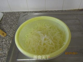 孜然土豆丝的做法步骤：2