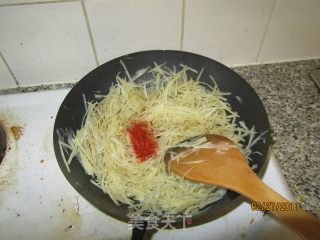 孜然土豆丝的做法步骤：2