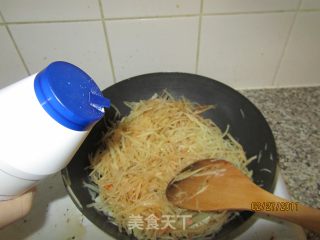 孜然土豆丝的做法步骤：2