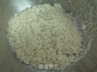 电饭锅版腊味煲仔饭的做法步骤：4