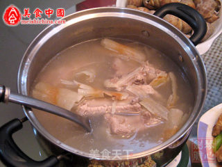晚餐-土茯苓排骨汤的做法步骤：2
