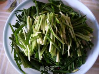 韭菜炒鸡蛋的做法步骤：2