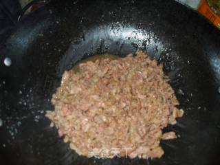 孜然大蒜炒牛肉——独特的美味的做法步骤：2