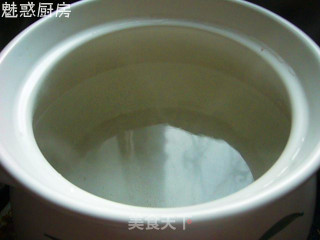 鸡汤炖黄豆芽的做法步骤：2