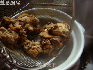 鸡汤炖黄豆芽的做法步骤：2