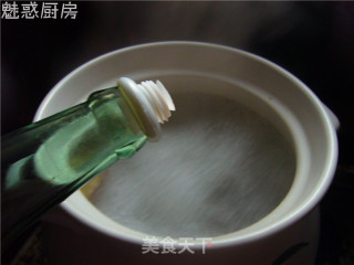 鸡汤炖黄豆芽的做法步骤：2