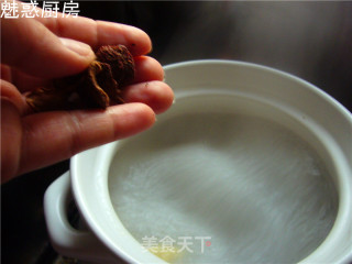 鸡汤炖黄豆芽的做法步骤：2