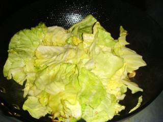 香辣手撕包菜的做法步骤：3