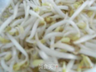 山东肉丝豆芽焖饼的做法步骤：2