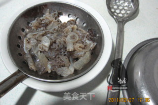 芥辣鱼皮凉拌面的做法步骤：2