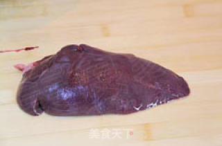 宝宝餐系列：胡萝卜猪肝面-如何处理猪肝？的做法步骤：3