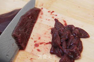宝宝餐系列：胡萝卜猪肝面-如何处理猪肝？的做法步骤：3