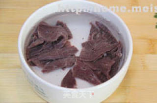 宝宝餐系列：胡萝卜猪肝面-如何处理猪肝？的做法步骤：3