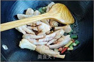 黄焖鸡爪的做法步骤：2