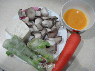 彩蔬烩豆腐的做法步骤：2