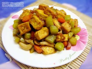 彩蔬烩豆腐的做法步骤：2
