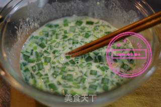 韭菜鸡蛋薄饼的做法步骤：2