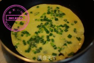韭菜鸡蛋薄饼的做法步骤：2