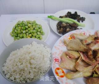 用最简单的方式搞定最经典的美味~最给力的饭菜合一吃法【糯米鸡】的做法步骤：2