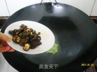 用最简单的方式搞定最经典的美味~最给力的饭菜合一吃法【糯米鸡】的做法步骤：2