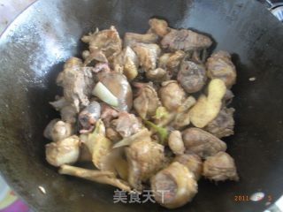 香菇本地鸡的做法步骤：2