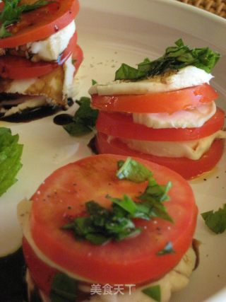 卡普瑞沙拉 (Insalata Caprese)的做法步骤：2