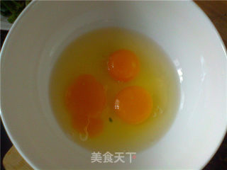 春季养身菜－香椿煎蛋的做法步骤：3