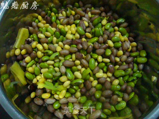 家传的花生豆子咸菜的做法步骤：2