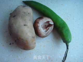 青椒土豆丝的做法步骤：2
