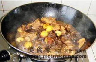 茶树菇栗子鸡的做法步骤：2