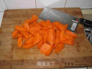 胡萝卜牛肉汤的做法步骤：2