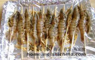 黑椒烤虾的做法步骤：2