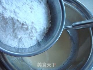 蔓越莓麦芬蛋糕的做法步骤：2