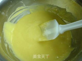 草莓奶油生日蛋糕的做法步骤：3