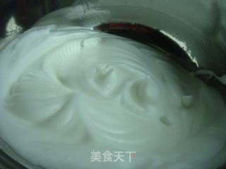 草莓奶油生日蛋糕的做法步骤：3