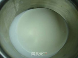 草莓奶油生日蛋糕的做法步骤：3
