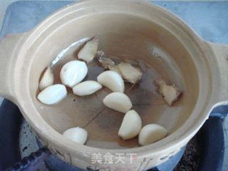 斋鱼煲的做法步骤：2