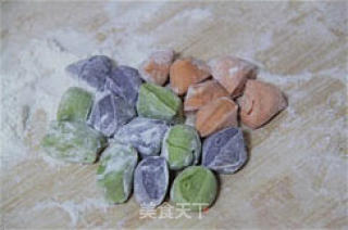 彩色饺子的做法步骤：5