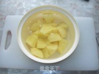 榛蘑炖鸡腿的做法步骤：2
