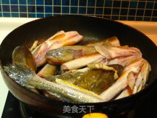 家常烧狗扛鱼的做法步骤：5