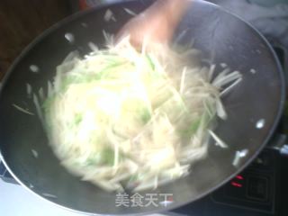 青椒土豆丝的做法步骤：2