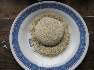 糯香芝麻番薯饼的做法步骤：2