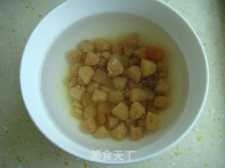 白萝卜瑶柱猪骨汤的做法步骤：4
