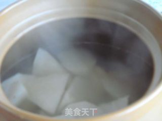 白萝卜瑶柱猪骨汤的做法步骤：4