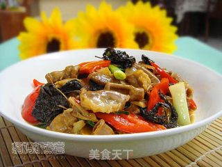 紫苏炒粉肠的做法步骤：2