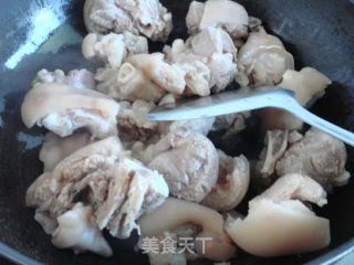 猪手扒海参的做法步骤：2