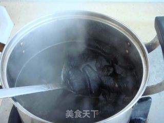 猪手扒海参的做法步骤：2